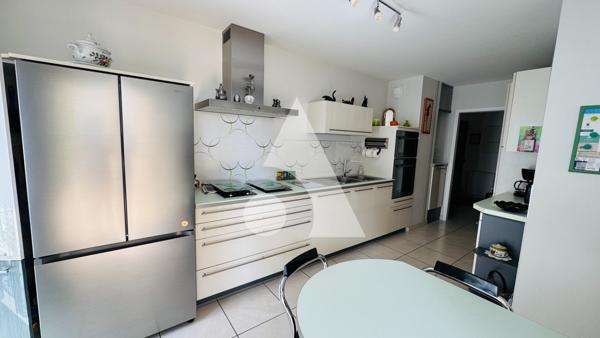 Appartement 5 pièces 104.87 m2