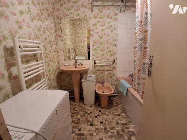 DEUX PIECES - BALCON - PARKING PRIVE