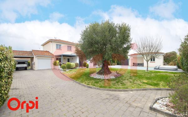 Maison à vendre    5 pièces • 202 m2 Tournefeuille