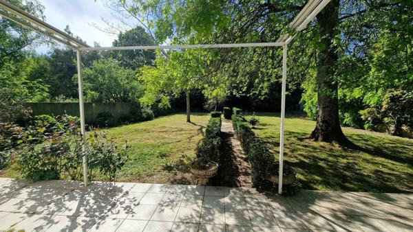 Maison à LA ROCHE-SUR-YON, 85000 - 5 pièces 141m²
