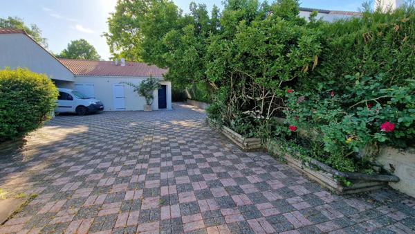 Maison à LA ROCHE-SUR-YON, 85000 - 5 pièces 141m²