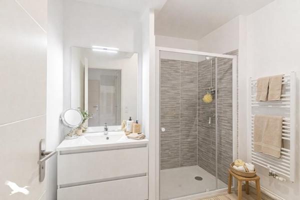 Appartement à vendre |                                       Bordeaux |                                        3 pièces  |  61 m²