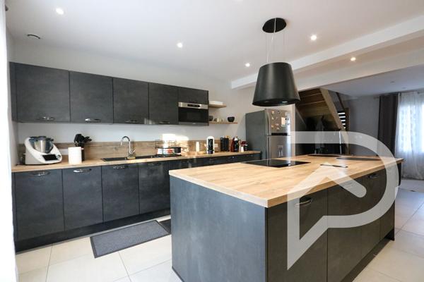 Maison 7 pièces 182.5 m2