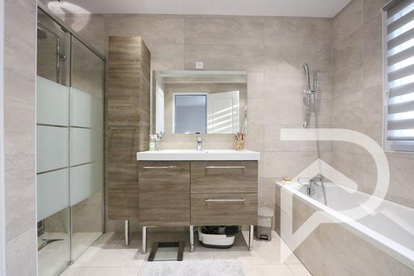 Maison 7 pièces 182.5 m2