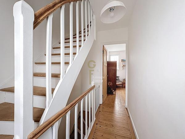 Maison rénovée avec extension – 120 m² – jardin, terrasse et garage, proche Croisé Laroche