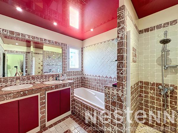 Maison de 144m2 de plan pied avec piscine Salon De Provence