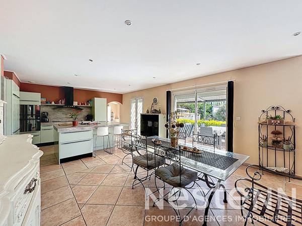 Maison de 144m2 de plan pied avec piscine Salon De Provence