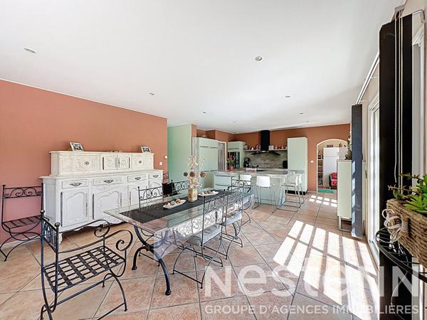 Maison de 144m2 de plan pied avec piscine Salon De Provence