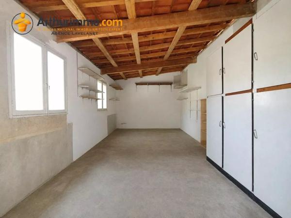 Vente                                                      Maison de village
                        
                     8 pièces                      142 m2                     à Vernajoul