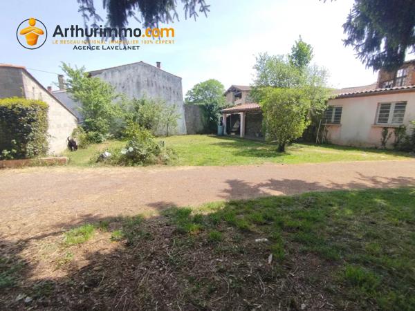 Vente                                                      Maison de village
                        
                     8 pièces                      142 m2                     à Vernajoul