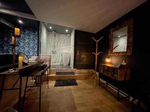 Béthune (62400) CORPS DE FERME AU CARRE AVEC 2 SPAS ET UN APPARTEMENT DE TYPE 2