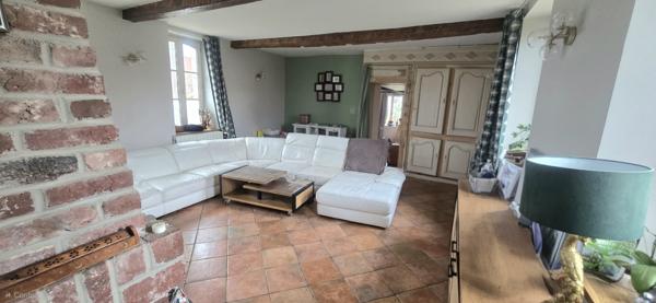 Béthune (62400) CORPS DE FERME AU CARRE AVEC 2 SPAS ET UN APPARTEMENT DE TYPE 2