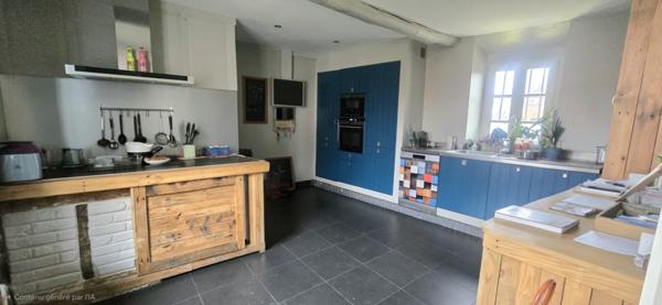 Béthune (62400) CORPS DE FERME AU CARRE AVEC 2 SPAS ET UN APPARTEMENT DE TYPE 2