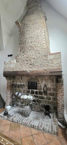 Béthune (62400) CORPS DE FERME AU CARRE AVEC 2 SPAS ET UN APPARTEMENT DE TYPE 2