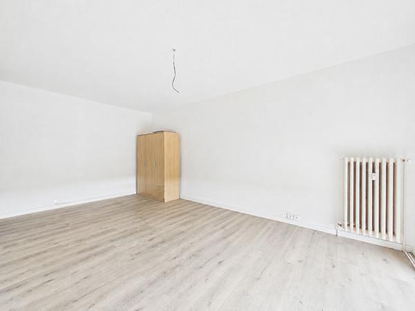 Appartement Valence studio rénové de 28 m2 avec balcon et cave