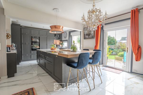 Élégante maison bourgeoise avec jardin et garage au coeur de la ville historique