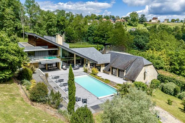 Maison 13 pièces 392 m2