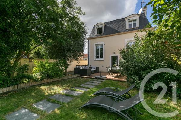Maison à vendre  5 pièces - 109,21 m 2   ST MAUR DES FOSSES  - 94