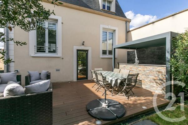 Maison à vendre  5 pièces - 109,21 m 2   ST MAUR DES FOSSES  - 94