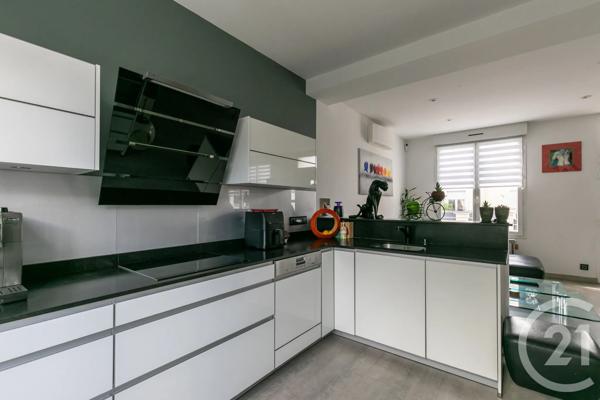 Maison à vendre  5 pièces - 109,21 m 2   ST MAUR DES FOSSES  - 94