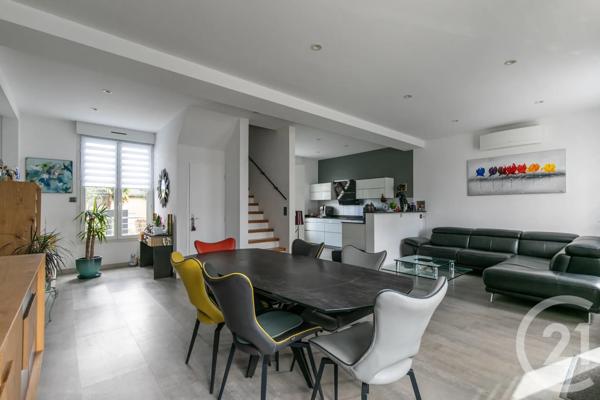 Maison à vendre  5 pièces - 109,21 m 2   ST MAUR DES FOSSES  - 94