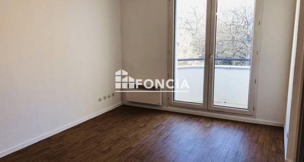 Location Studio 28.72 m² - Evry 91000