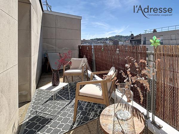 Suresnes Carnot-Gambetta - 3 pièces 64m² avec 2 terrasses - Box en sus