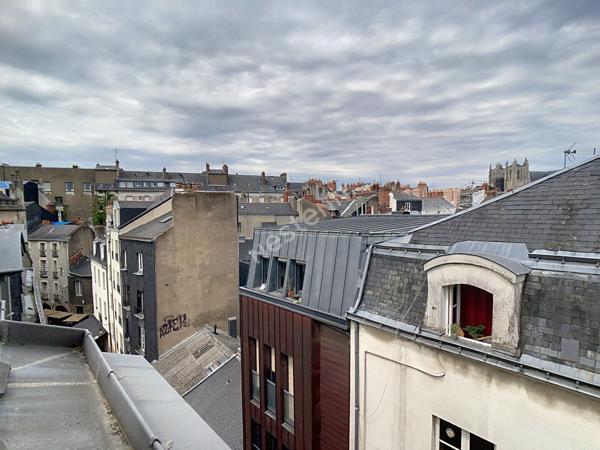 COEUR DE VILLE - Studio 26 m² avec grenier