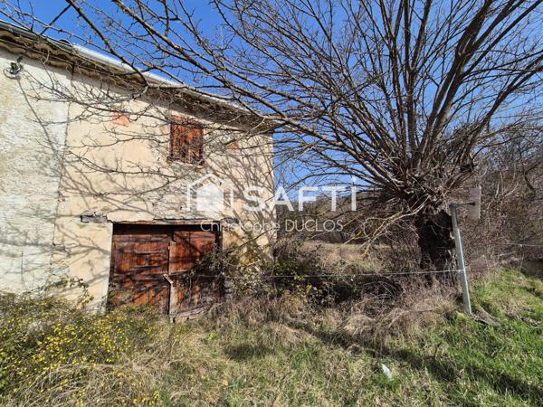 Terrain constructible sur parcelle agricole.