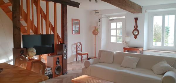 MAISON DE CAMPAGNE AVEC JARDIN
