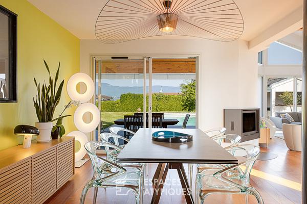 Villa contemporaine avec piscine proche du lac et de la frontière Suisse.