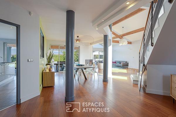 Villa contemporaine avec piscine proche du lac et de la frontière Suisse.