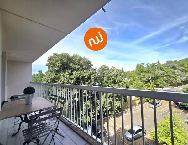 DERNIER ETAGE - Appartement T2 51m² - Parking privée