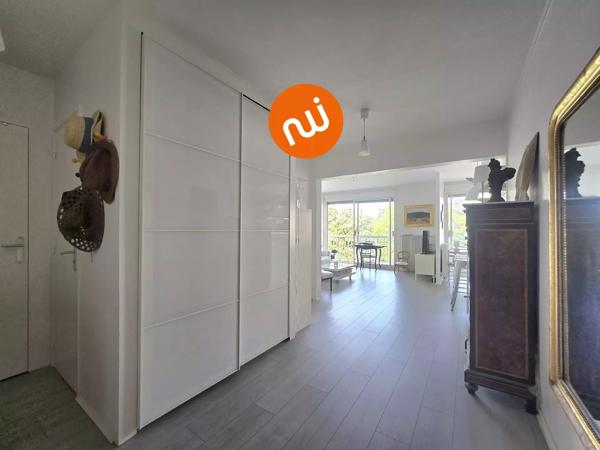 DERNIER ETAGE - Appartement T2 51m² - Parking privée