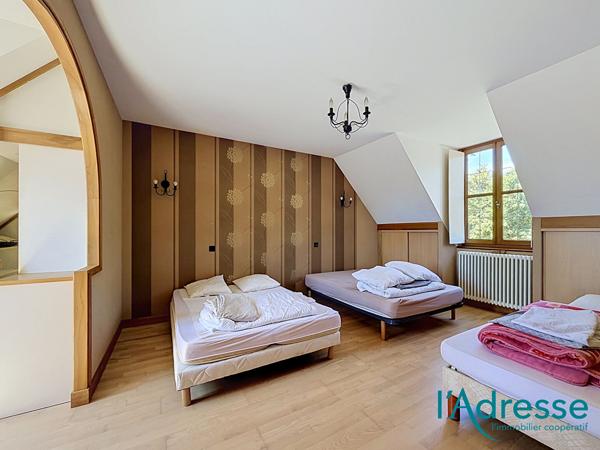 Maison Change 11 pièce(s) 335 m2