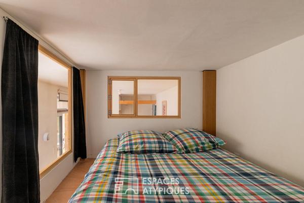 Ancien atelier confidentiel avec son patio au coeur de Belleville