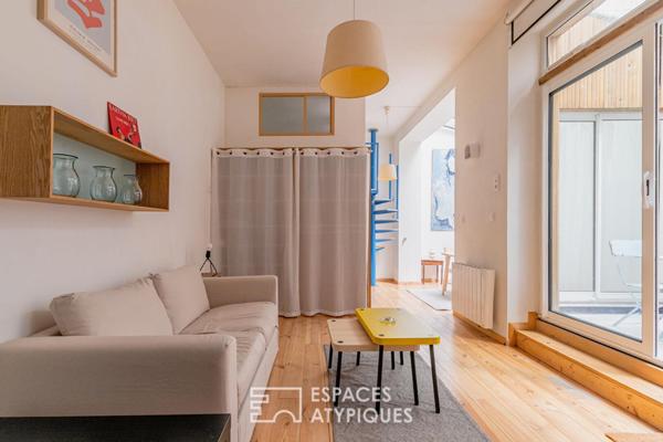 Ancien atelier confidentiel avec son patio au coeur de Belleville