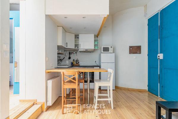 Ancien atelier confidentiel avec son patio au coeur de Belleville