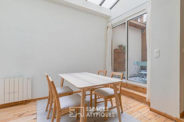 Ancien atelier confidentiel avec son patio au coeur de Belleville