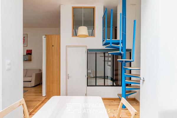 Ancien atelier confidentiel avec son patio au coeur de Belleville