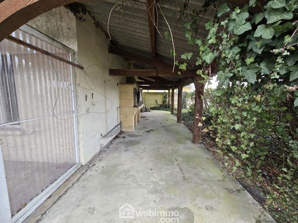 Terrain constructible 863 m² à Le Pian-Médoc 33290