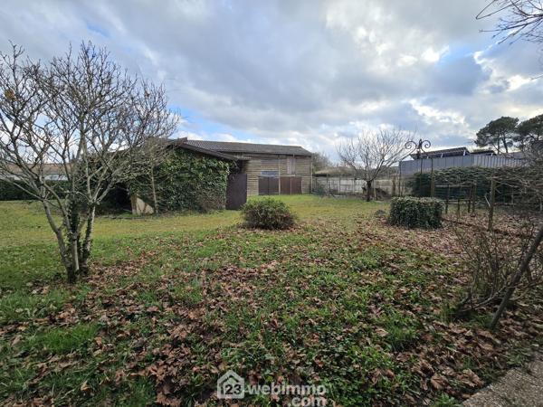 Terrain constructible 863 m² à Le Pian-Médoc 33290