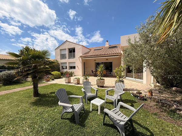 Une maison familiale rare : le calme absolu, la nature en ville!!!