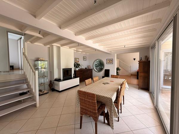 Une maison familiale rare : le calme absolu, la nature en ville!!!