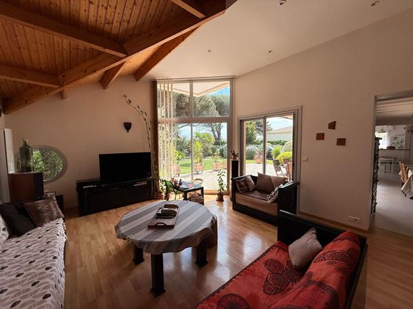 Une maison familiale rare : le calme absolu, la nature en ville!!!