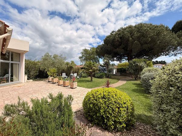 Une maison familiale rare : le calme absolu, la nature en ville!!!