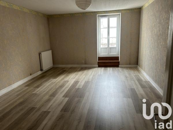 Appartement 5 pièces de 137 m² à Chalais (16210)