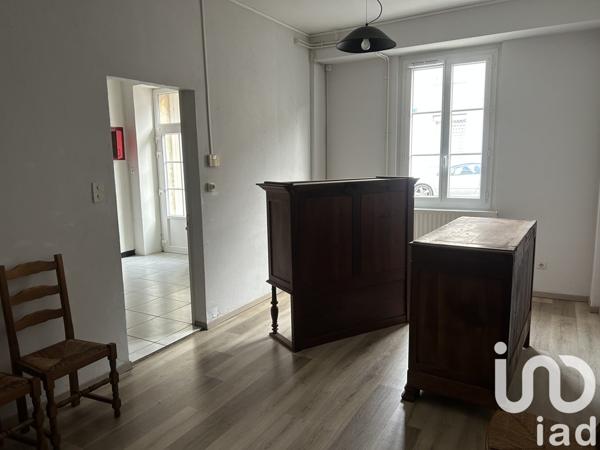 Appartement 5 pièces de 137 m² à Chalais (16210)