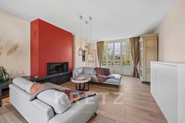 Propriété anglo-normande d’exception avec parc de 3 200 m² et vue lac