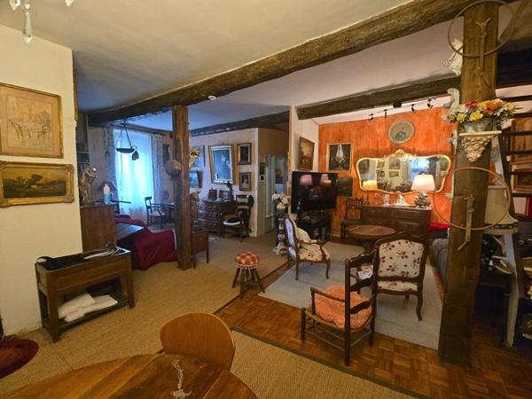 LEZIGNAN , MAISON DE VILLE PLUS 3 LOCAUX LOUES